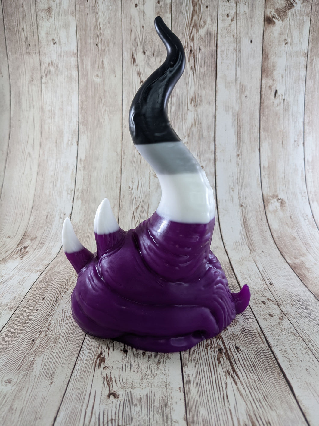 Asethia the Whatsamacallit, Size Medium (Soft Firmness) Ace Flag