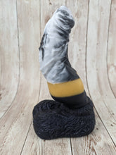 Malikye the Pet, Size Medium (Soft Firmness) Marble Countertops Special Coloration