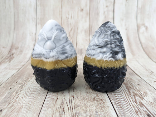 Mixed Clutch Size Medium (Moth/Soft, Vine/Soft) Marble Countertops Special Coloration