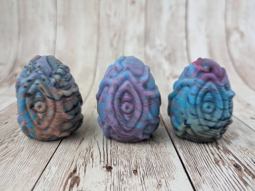 Many Eyed Creature Clutch Size Small (Many Eyed Creature/Medium, Many Eyed Creature/Medium, Many Eyed Creature/Medium)