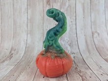 Horace the Pumpkin King, Size Mini (Soft Firmness)