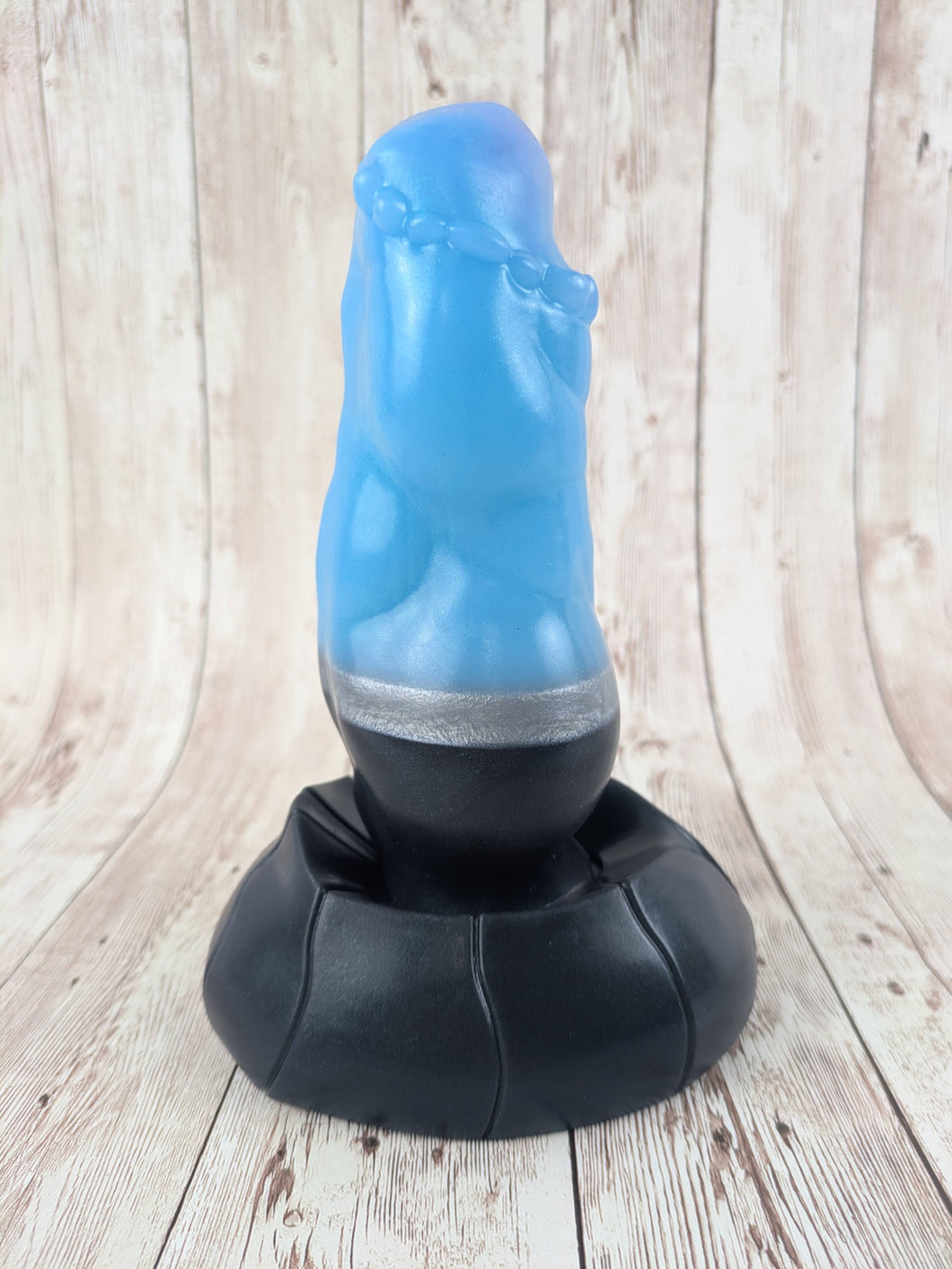 Menard the Desert Shadow, Size Medium (Soft Firmness) Dark Horse Special Coloration