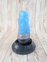 Menard the Desert Shadow, Size Mini (Soft Firmness) Dark Horse Special Coloration
