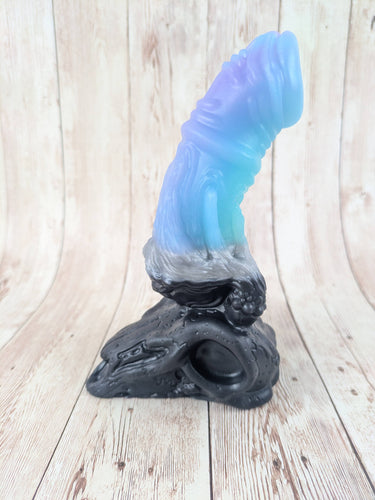 Lukkas the Grave Guard, Size Small (Soft Firmness shaft, medium firmness base) Dark Horse Special Coloration