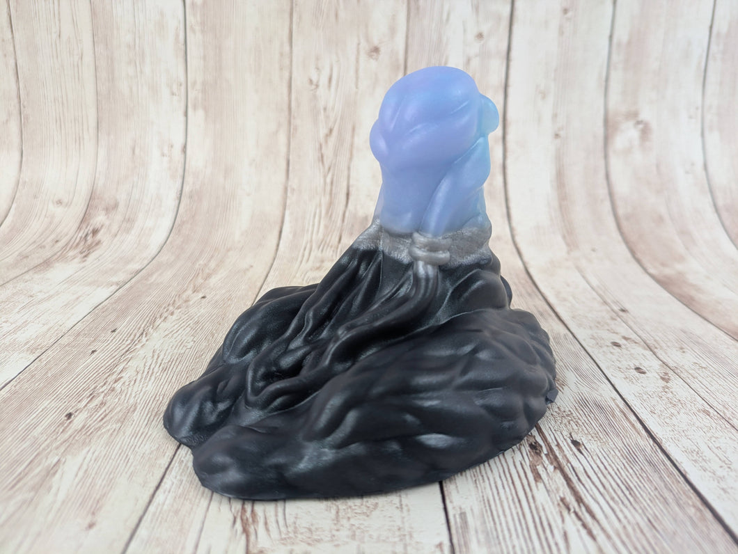 Rojo the Maze Keeper, Size Small (Soft Firmness) Dark Horse Special Coloration