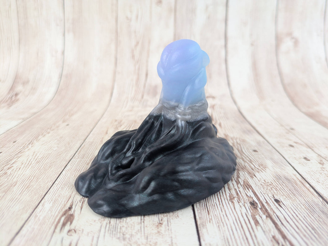 Rojo the Maze Keeper, Size Mini (Soft Firmness) Dark Horse Special Coloration