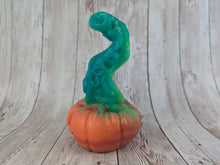 Horace the Pumpkin King, Size Mini (Soft Firmness)