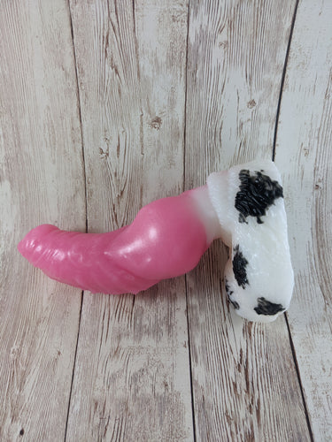Malikye the Pet, Size Small (Soft Firmness) Cow Print