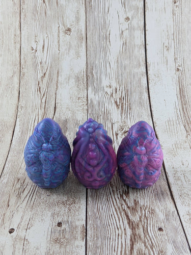 Mixed Clutch Size Mini (Moth/Medium, Moth/Medium, Dragon/Medium)