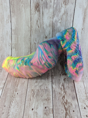 Malikye the Pet, Size Large (Medium Firmness) Crystal Rainbow