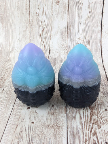 Moth Clutch Size Medium (Moth/Soft, Moth/Soft) Dark Horse